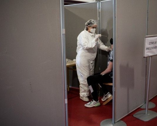 Covid-19: „Schmerzende“ Muskeln und Müdigkeit… Was über die Symptome der Variante „Omikron“ bekannt ist