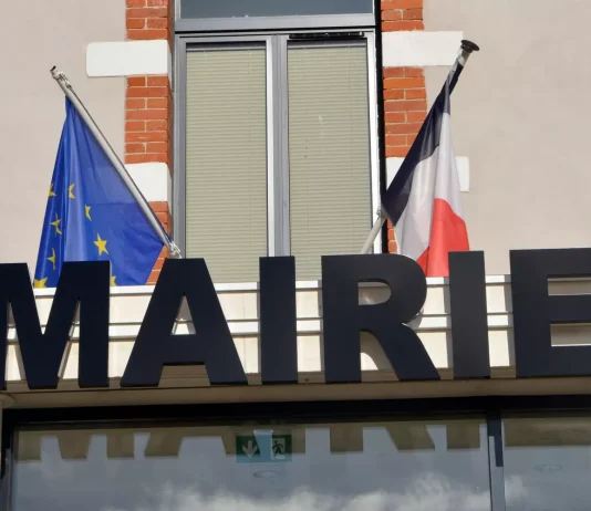 Jeder dritte Bürgermeister in Frankreich wurde schon einmal bedroht oder beleidigt Mairie_Bürgermeisteramt