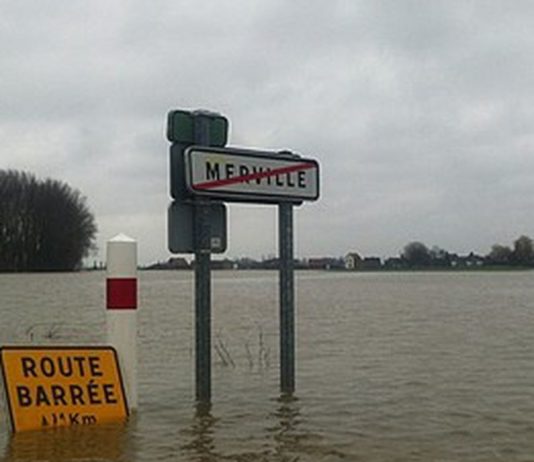 Überschwemmungen im Norden: Die Gemeinde Merville steht unter Wasser Überschwemmungen
