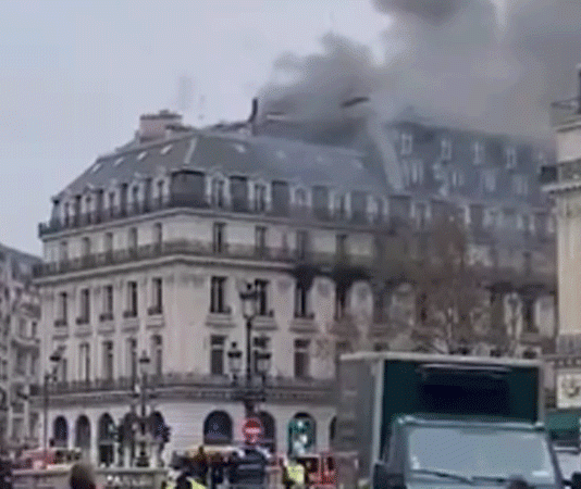 Paris: Großbrand in der Nähe der Oper im Gange