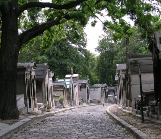 Allerheiligen: Zwischen 15.000 und 20.000 Besucher auf dem Friedhof Père-Lachaise erwartet