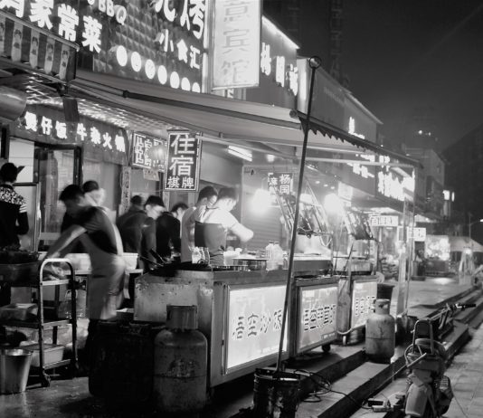 Covid-19-Studie: Erste infizierte Person war Verkäuferin von Meeresfrüchten in Wuhan