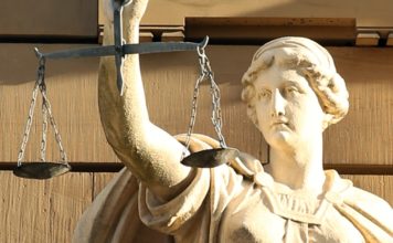 Ein halbes Jahrhundert im Schatten – ein neues Strafverfahren erschüttert Frankreich Justiz_Justitia_Illustration