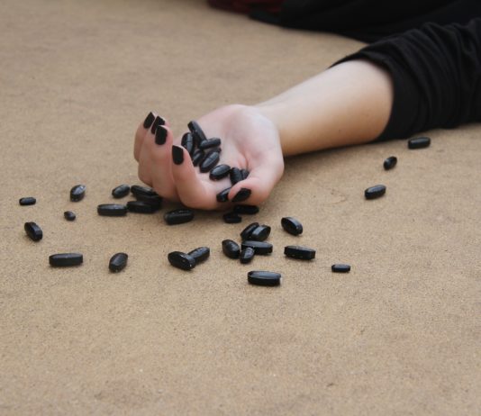 Morbihan: 14-jährige Schülerin nimmt sich nach Mobbing das Leben