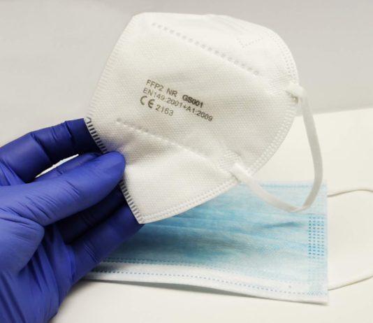 Covid-19: Sollte man zum Schutz vor der Omikron-Variante eher eine FFP2-Maske tragen?