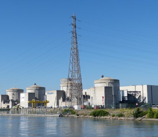 Tricastin: Atomar verseuchtes Wasser tritt aus dem Atomkraftwerk aus Atomkraftwerk_Tricastin