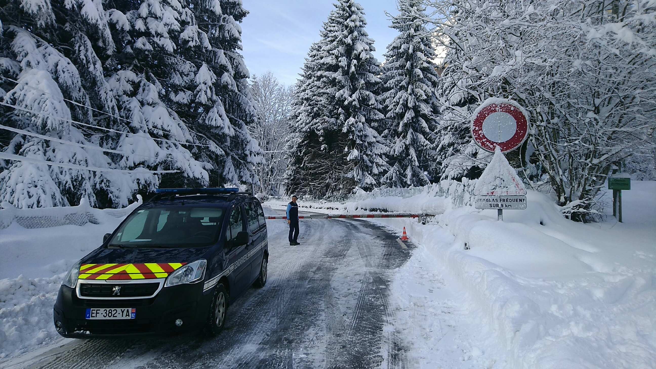 Hautes-Pyrénées: Das Dorf Aulon ist durch eine Lawine von der Außenwelt abgeschnitten