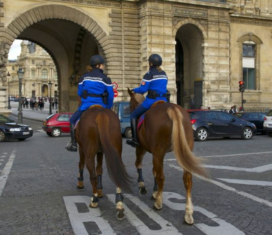 Silvester: 130.000 Polizisten, Gendarmen und Soldaten in ganz Frankreich im Einsatz