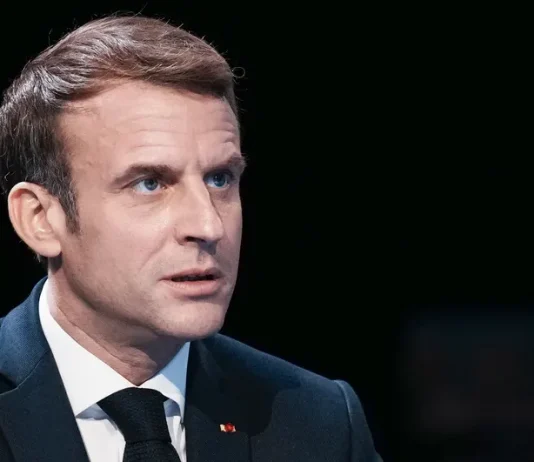 Präsidentschaftswahlen: Macron verschiebt seine Kandidatur wegen der derzeitigen Krisen erneut