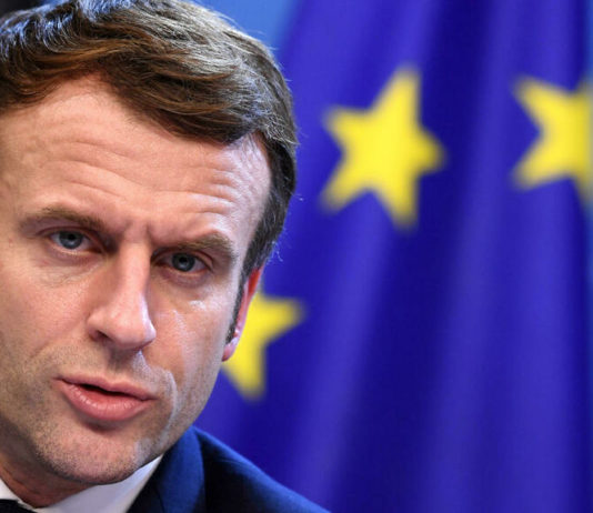 Emmanuel Macron gibt sich entschlossen „Ungeimpfte bis zum bitteren Ende zu ärgern“.