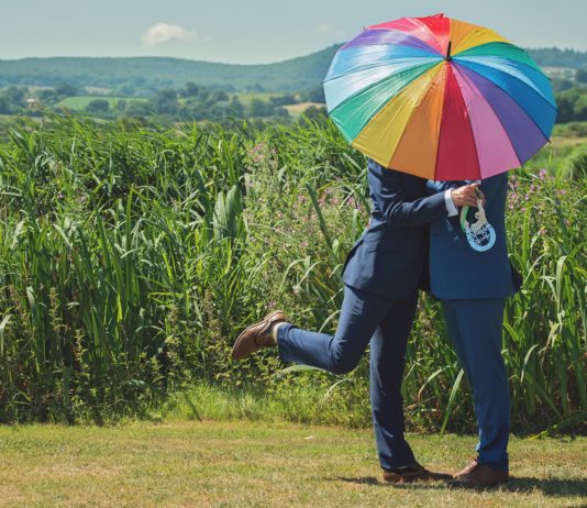 Frankreich verbietet „Konversionstherapie“ für homo- und transsexuelle Menschen Homosexualität_Illustration