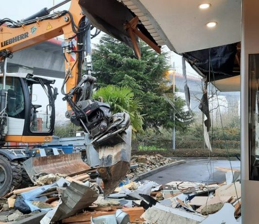 Nantes: McDonald’s-Restaurant mit einem Bagger überfallen