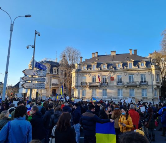 Hundert Demonstrationen in Frankreich gegen den Krieg in der Ukraine