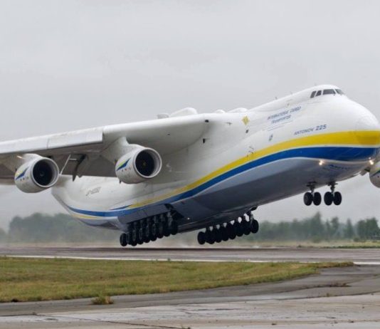 Ukraine-Krieg: Das größte Flugzeug der Welt, die Antonow An-225, von Russland zerstört