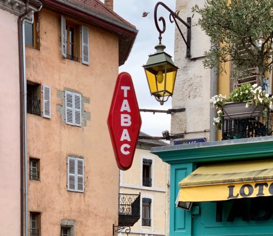 Wasser, Gas, Telefon: Rechnungen des Alltags können bald beim Tabakhändler beglichen werden