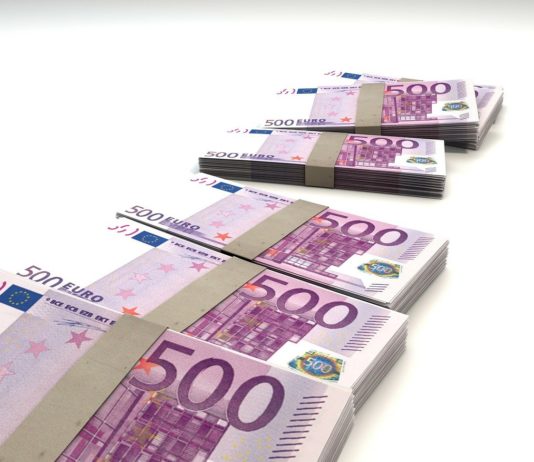 Ein Chef geht in Ruhestand und vermacht seinen Angestellten mehr als zwei Millionen Euro