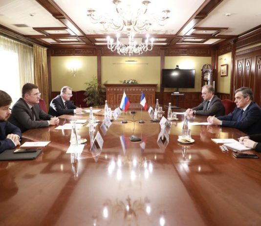 Ukraine: Ex-Premierminister François Fillon tritt von seinen russischen Mandaten zurück