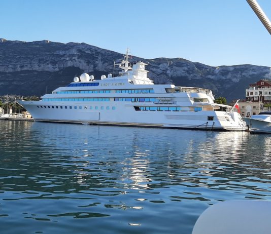 Yachten, Häuser und Bankkonten: Frankreich beschlagnahmt Vermögen russischer Oligarchen