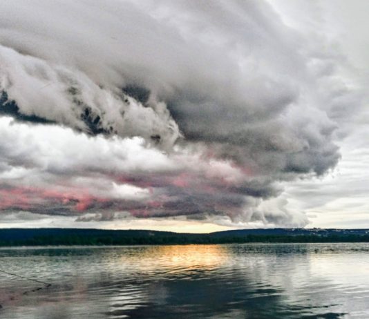 Zyklon auf La Réunion: Alarmstufe Rot – Einwohner sollen in ihren Häusern bleiben