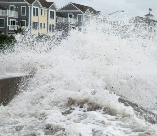 Wetter: Erneut Warnstufe Orange wegen Sturms in 4 Departements in Nordfrankreich Sturmflut