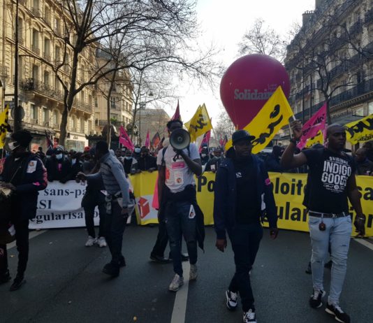 Paris: Tausende demonstrieren gegen Rassismus und Polizeigewalt