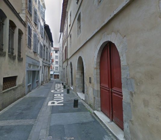 Bayonne: Mann schießt auf offener Straße mehrmals auf eine junge Frau