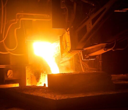 Ukraine-Krieg: Explodierende Preise zwingen französische Unternehmen zur Kurzarbeit Industrie_Hochofen