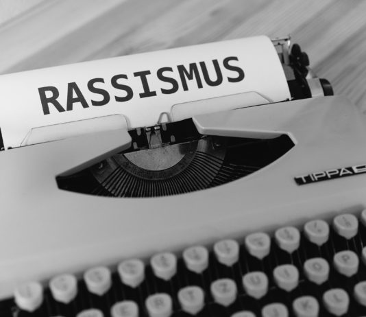 Diskriminierung: SOS Racisme zeigt mit dem Finger auf Immobilienagenturen