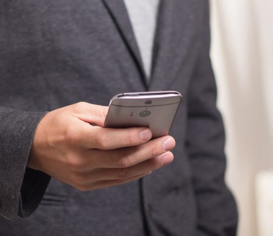 Île-de-France: Wenn der Alarmton nur ein Test ist – Warum diese Woche tausende Handys aufheulen werden Alarm_Handy