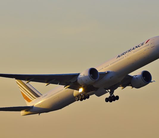 New York – Paris entgeht nur knapp dem Absturz: Albtraum der Air-France-Crew einer Boeing 777