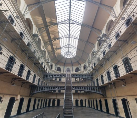 Präsidentschaftswahl: Briefwahl für die Insassen französischer Gefängnisse (Video)