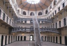 Frankreich: 84 wegen Terrorismus verurteilte Häftlinge seit Jahresbeginn aus Gefängnissen entlassen Gefängnis_Illustration