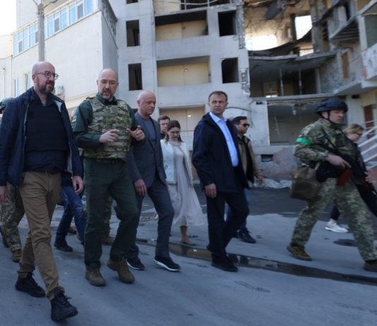 Ukraine-Krieg: Bei Besuch in Odessa muss Europaratspräsident Charles Michel vor Luftangriffen fliehen