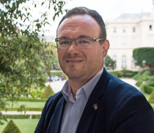 Damien Abad: Zwei Frauen beschuldigen den neuen Minister für Solidarität der Vergewaltigung