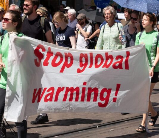 Angesichts der Klimakrise beschließen Studenten den Boykott bestimmter Unternehmen Klima-Protest