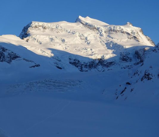 Schweiz: Französin und Spanier durch herabfallenden Eisblock getötet