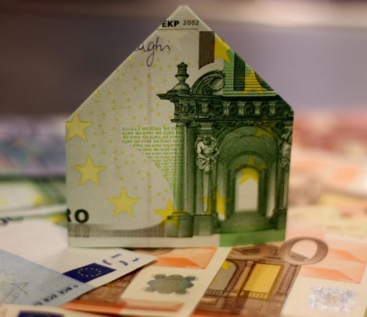 Wenn die Politik wackelt: Warum Hypotheken in Frankreich teurer werden Immobilienkredit