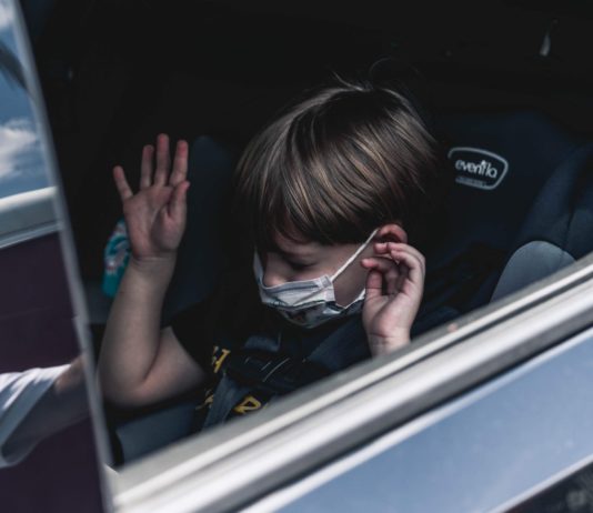 Hautes-Pyrénées: Autodieb fährt mit einem Baby davon