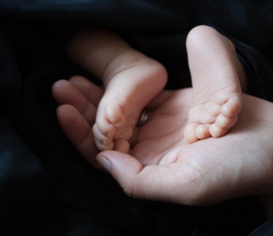 Anstieg der Kindersterblichkeit in Frankreich gibt Forschern Rätsel auf Baby_Illustration