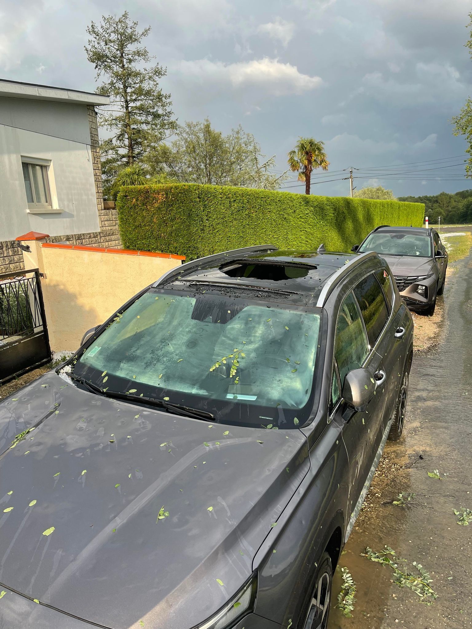 Schäden durch Hagel und Wind im Südwesten Frankreichs