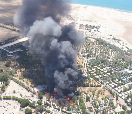 Brand auf einem Campingplatz in Grau-du-Roi: 3.000 Menschen evakuiert Feuer_Campingplatz