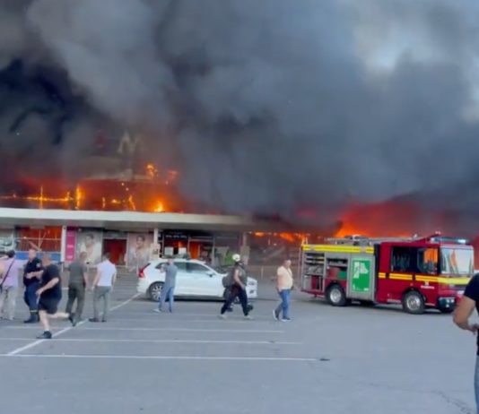 Ukraine-Krieg: Rakete trifft belebtes Einkaufszentrum mit mehr als tausend Zivilisten Krementschuk