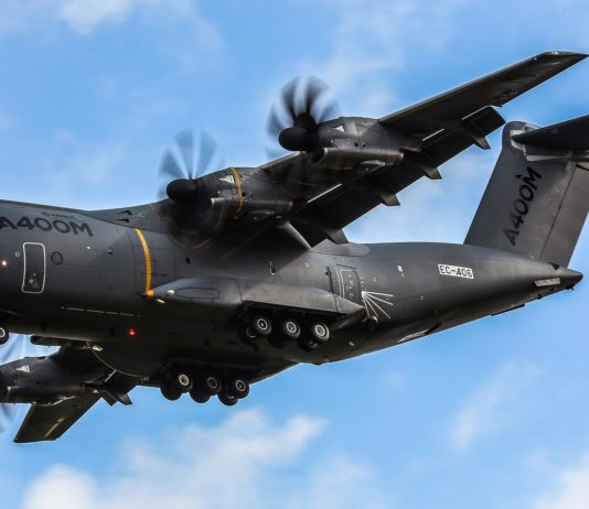 Paris will seine Militärausgaben angesichts des Krieges in der Ukraine neu bewerten AirBus_Militärtransporter