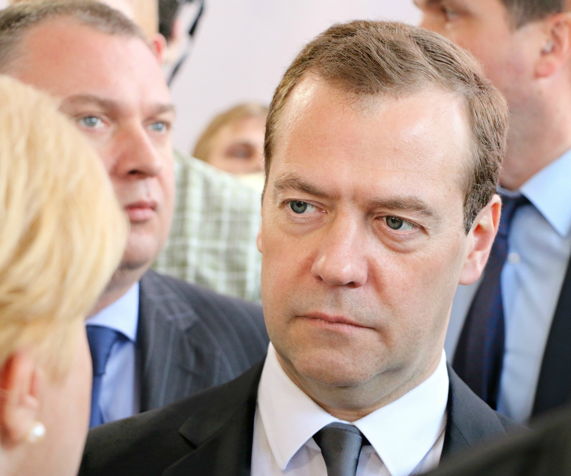 Ukraine: Dimitri Medwedew bezeichnet den französischen Präsidenten als "Froschfan"