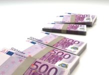 Unglaublich: Polizisten nehmen bei Kontrolle in Toulouse ein Paar mit 2,5 Millionen Euro in bar fest Geld