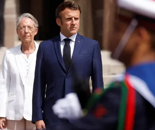 Emmanuel Macron begeht den 82. Jahrestag des 18. Juni Elisabeth_Borne-Emmanuel_Macron