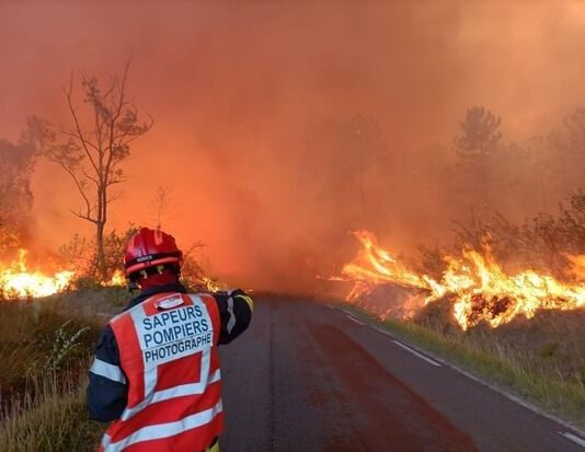 Brände in der Gironde: Inzwischen sind fast 7500 Hektar verbrannt und mehr als 11.000 Menschen evakuiert. Waldbrand