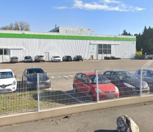 Frau an ihrem Arbeitsplatz getötet: Lebensgefährte angeklagt und in Haft genommen Sterne_Cavaillon