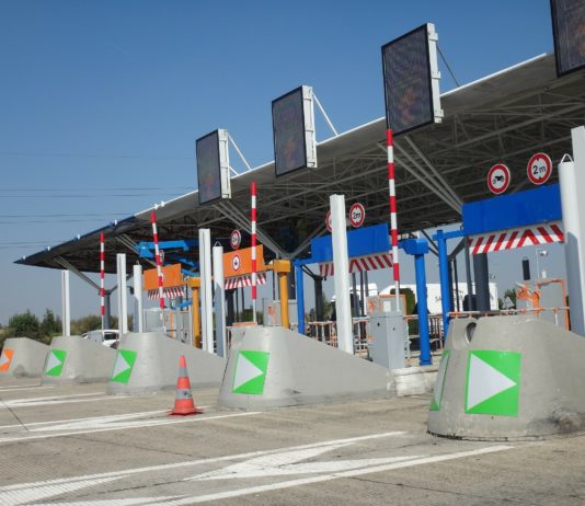 Inflation: Verkehrsminister fordert Autobahngesellschaften bei den Gebühren „zu einer Geste auf“ Mautstelle_Peage