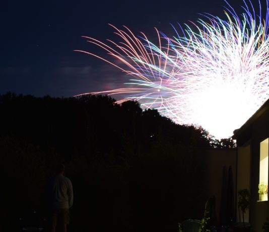 Brandgefahr: Traditionelles Feuerwerk zum 14. Juli in vielen Städten abgesagt Feuerwerk